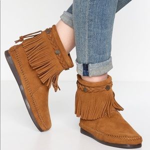 Minnetonka ankle fringe boots